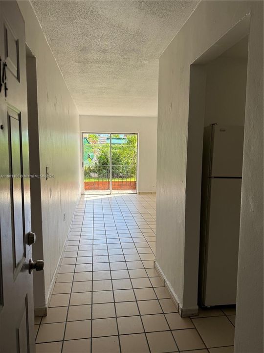 For Rent: $1,800 (1 beds, 1 baths, 800 Square Feet)