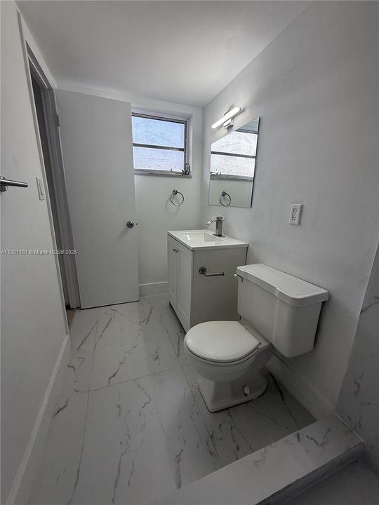 For Rent: $2,000 (2 beds, 2 baths, 920 Square Feet)