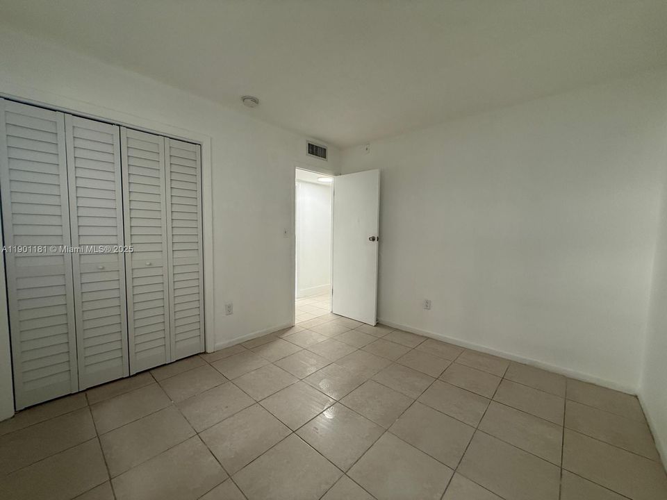 For Rent: $2,000 (2 beds, 2 baths, 920 Square Feet)