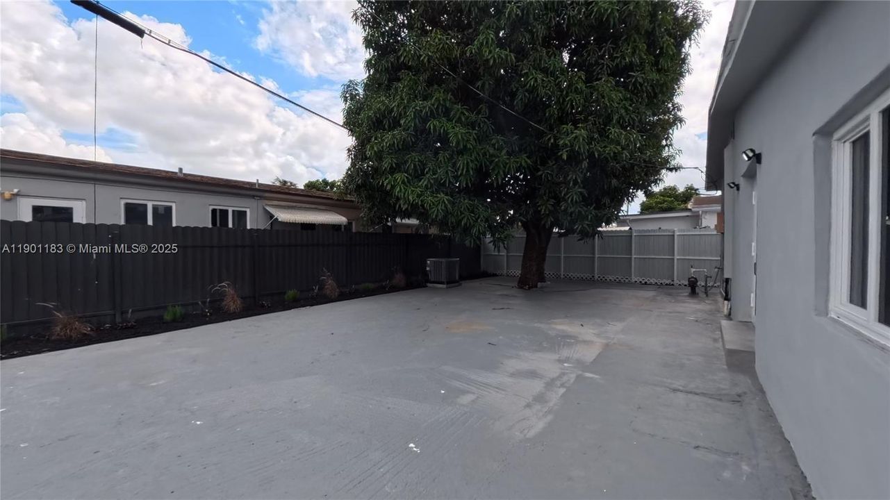 На продажу: $584,950 (3 спален, 2 ванн, 1535 Квадратных фут)