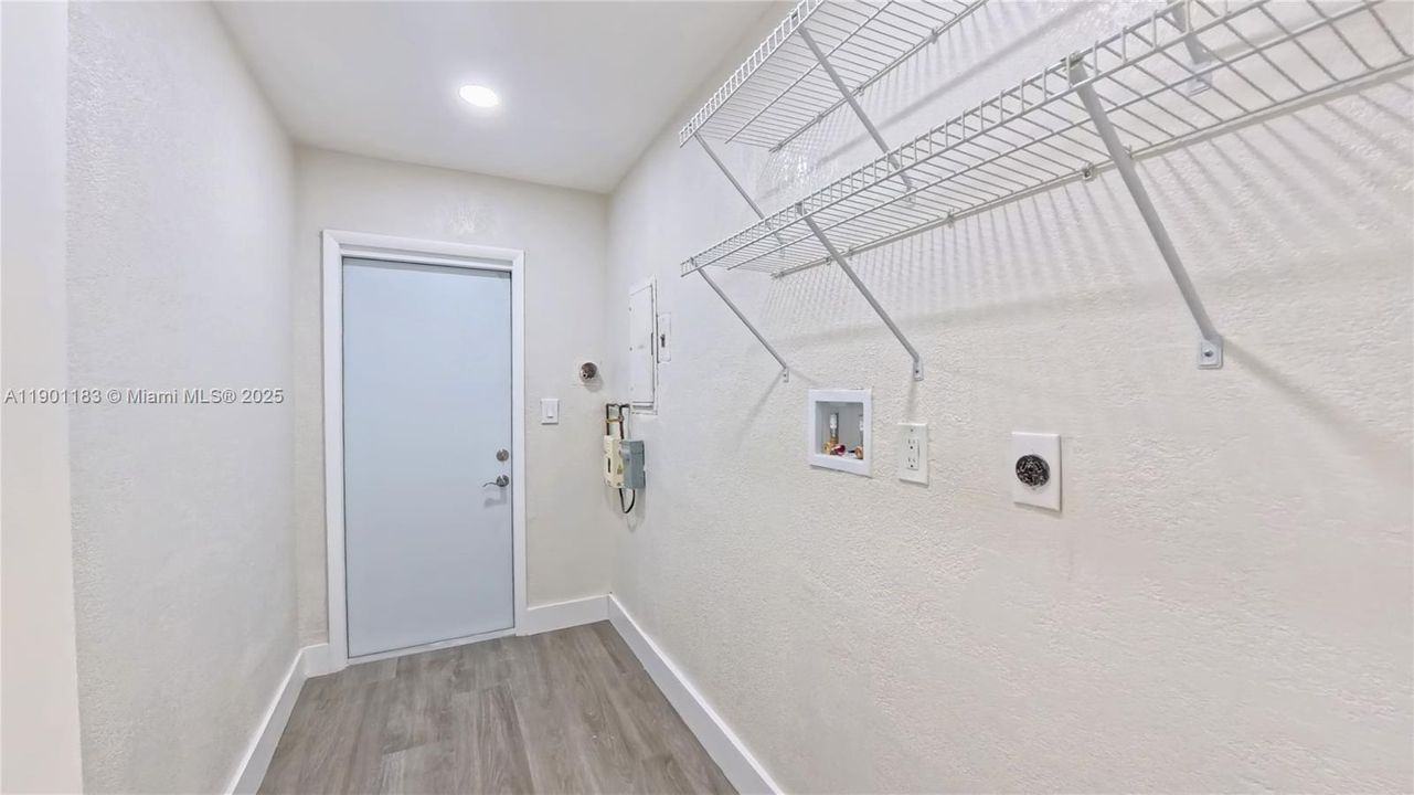 На продажу: $584,950 (3 спален, 2 ванн, 1535 Квадратных фут)