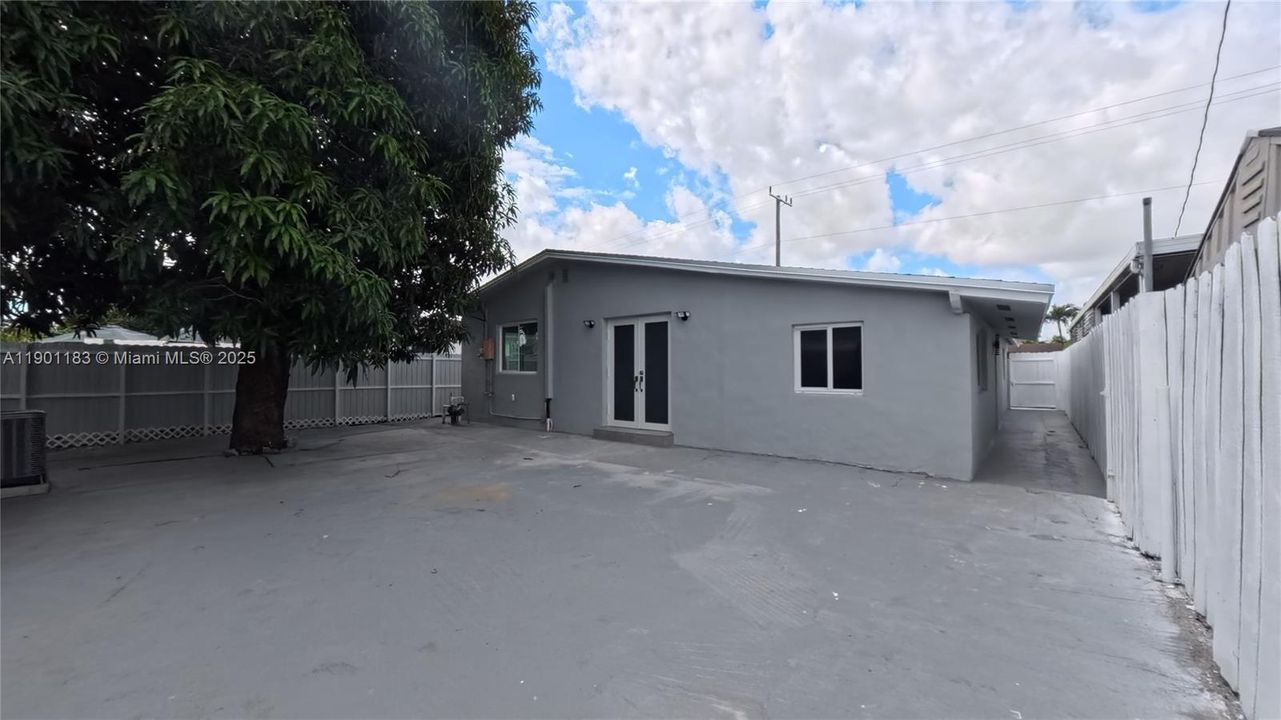 На продажу: $584,950 (3 спален, 2 ванн, 1535 Квадратных фут)