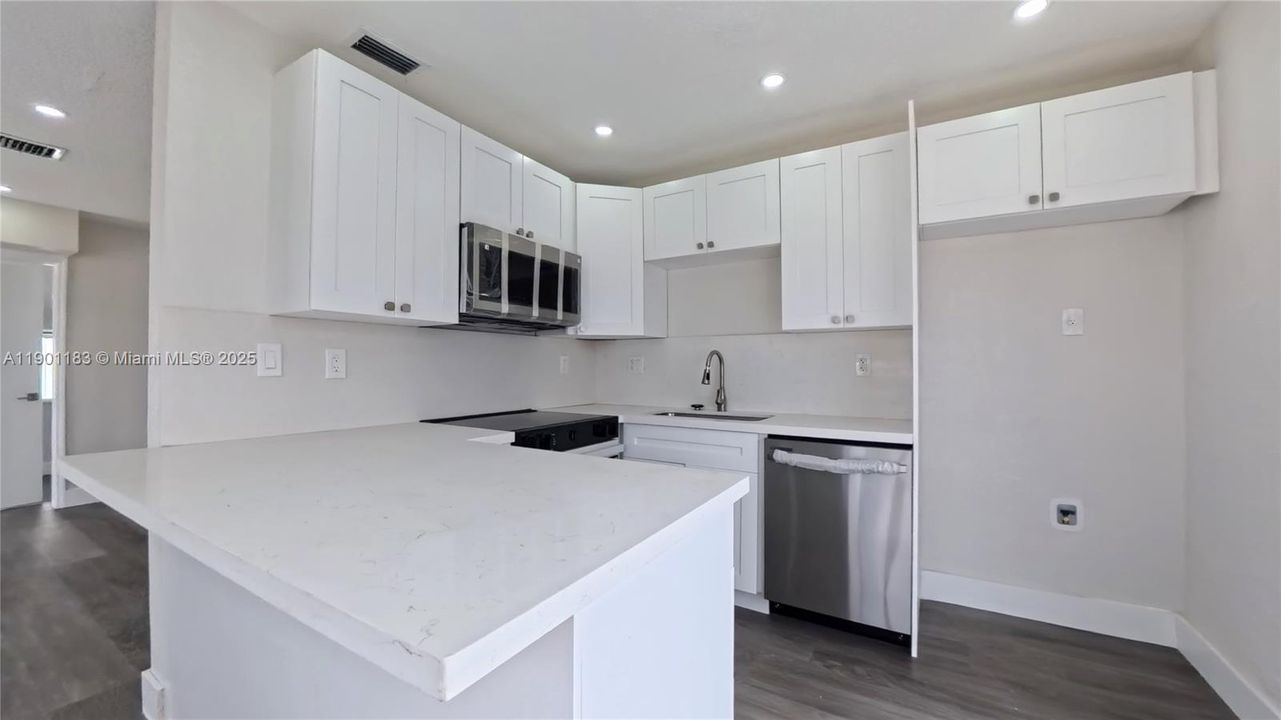 На продажу: $584,950 (3 спален, 2 ванн, 1535 Квадратных фут)