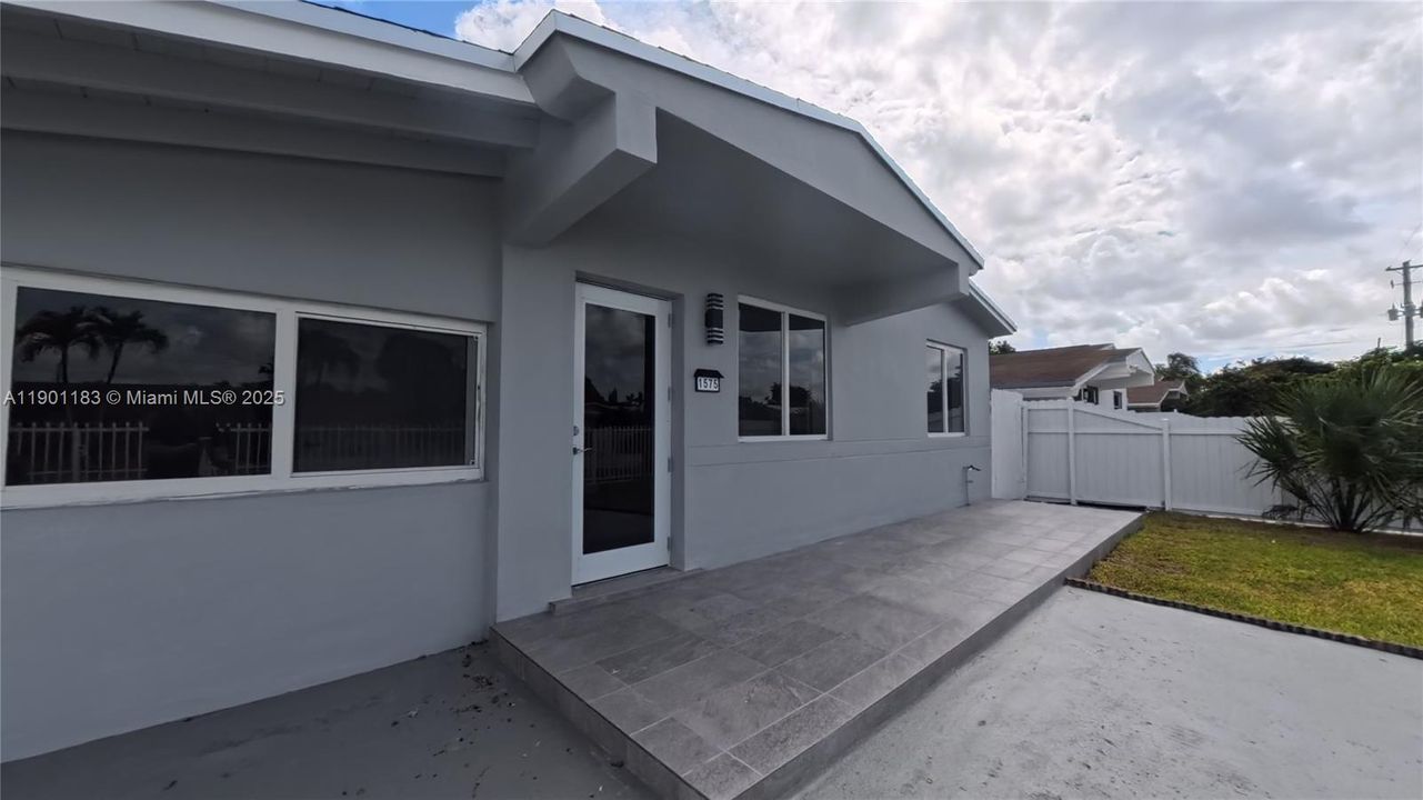 На продажу: $584,950 (3 спален, 2 ванн, 1535 Квадратных фут)