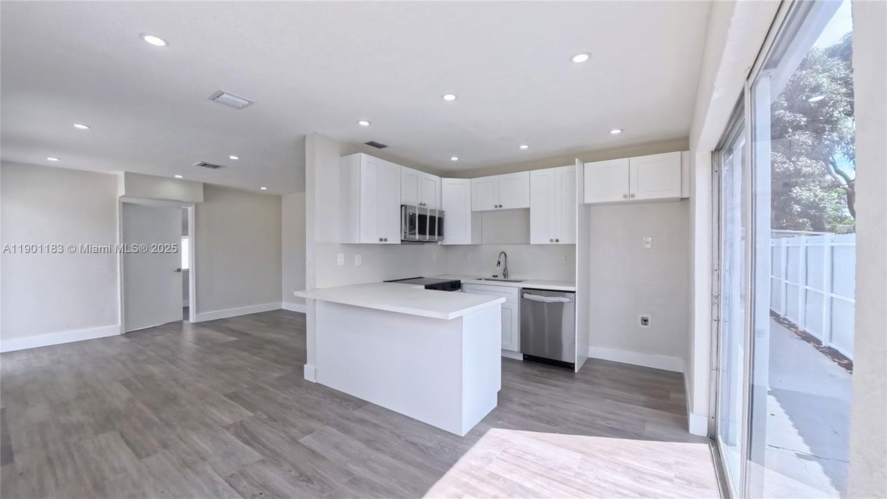 На продажу: $584,950 (3 спален, 2 ванн, 1535 Квадратных фут)