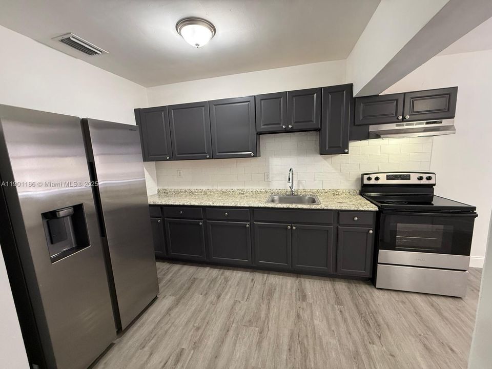 Recently Rented: $2,900 (4 beds, 2 baths, 1186 Square Feet)