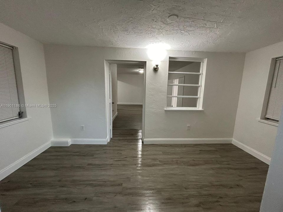 Recently Rented: $2,900 (4 beds, 2 baths, 1186 Square Feet)