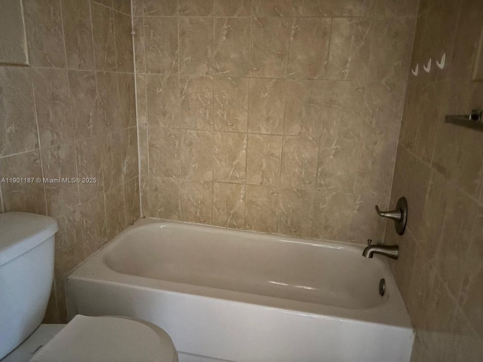 For Rent: $2,800 (3 beds, 2 baths, 1680 Square Feet)