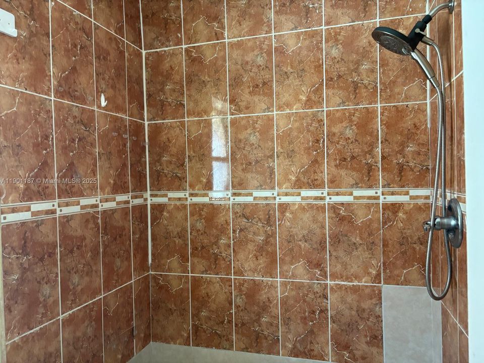 For Rent: $2,800 (3 beds, 2 baths, 1680 Square Feet)