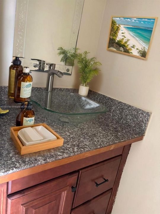 For Rent: $2,800 (3 beds, 2 baths, 1680 Square Feet)