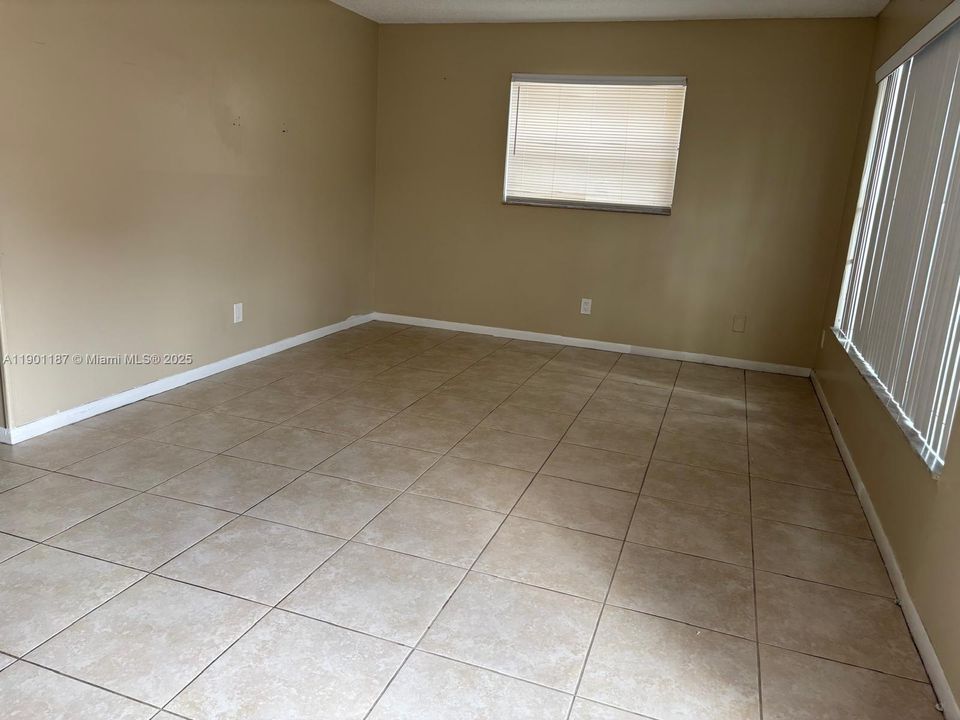 For Rent: $2,800 (3 beds, 2 baths, 1680 Square Feet)