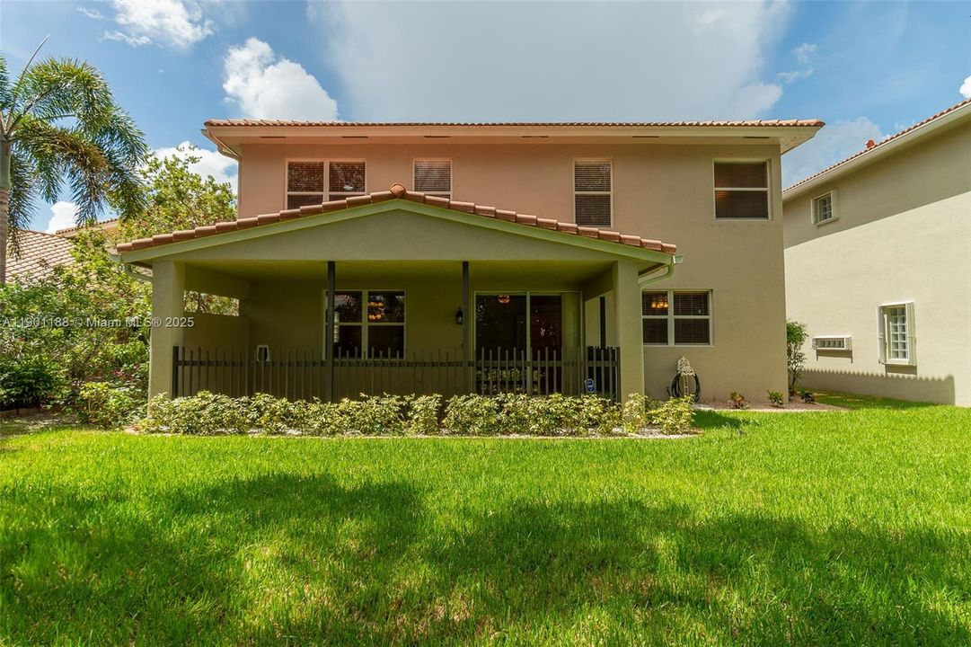 合同活跃: $3,500 (5 贝兹, 3 浴室, 3028 平方英尺)