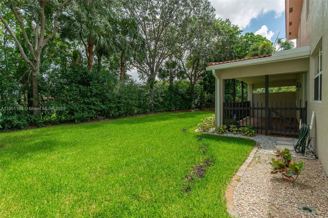 合同活跃: $3,500 (5 贝兹, 3 浴室, 3028 平方英尺)