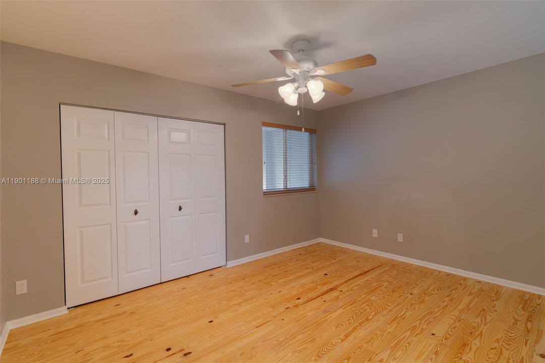 合同活跃: $3,500 (5 贝兹, 3 浴室, 3028 平方英尺)