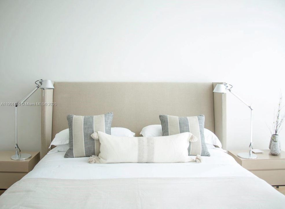 Под контрактом: $19,900 (2 спален, 2 ванн, 1591 Квадратных фут)