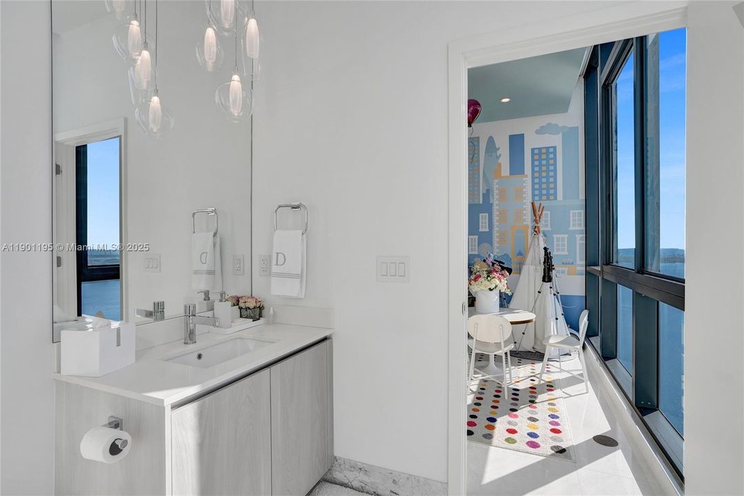 待售: $6,300,000 (4 贝兹, 4 浴室, 2915 平方英尺)