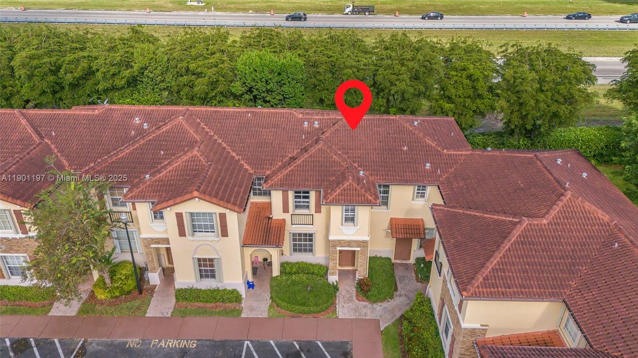 待售: $275,000 (2 贝兹, 2 浴室, 1069 平方英尺)