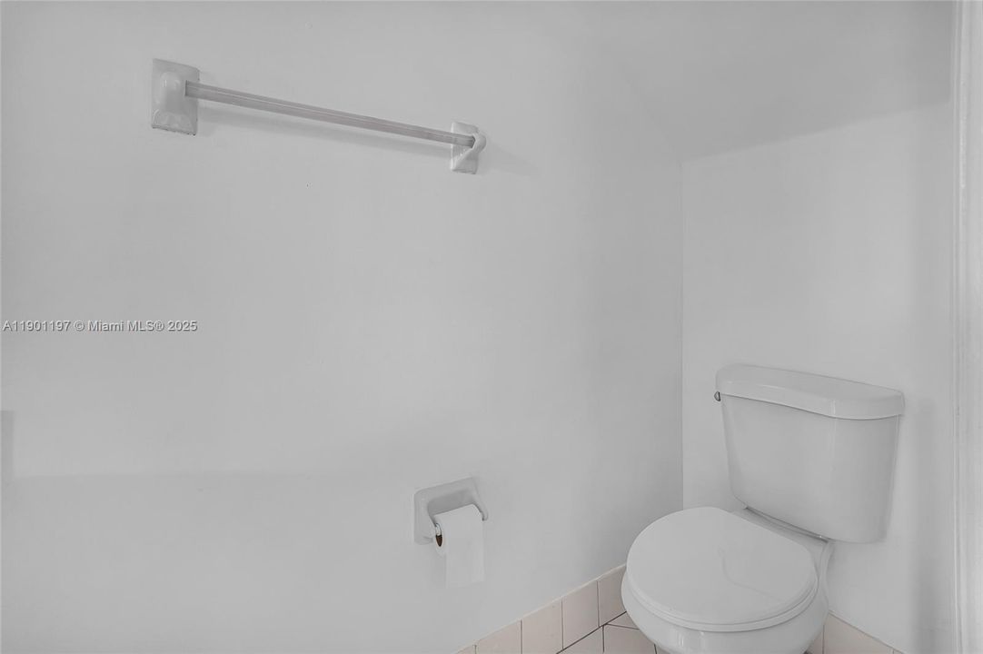 待售: $275,000 (2 贝兹, 2 浴室, 1069 平方英尺)