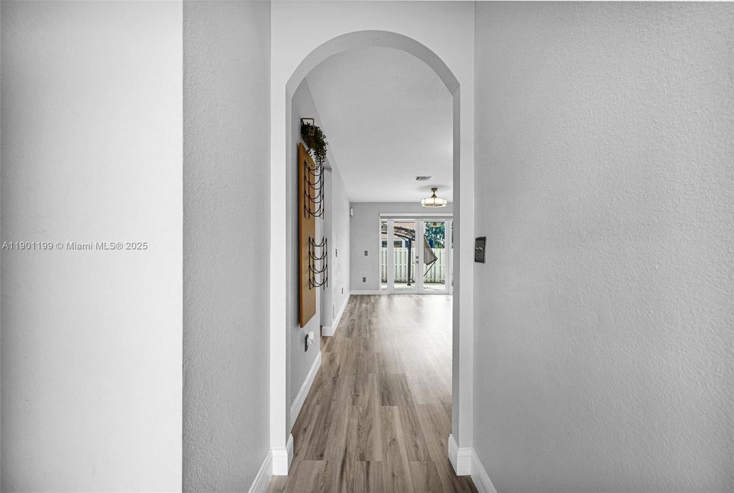 Active With Contract: $2,300 (3 beds, 3 baths, 1378 Square Feet)