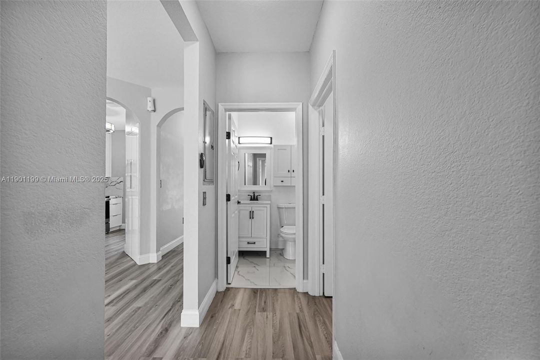 Active With Contract: $2,300 (3 beds, 3 baths, 1378 Square Feet)