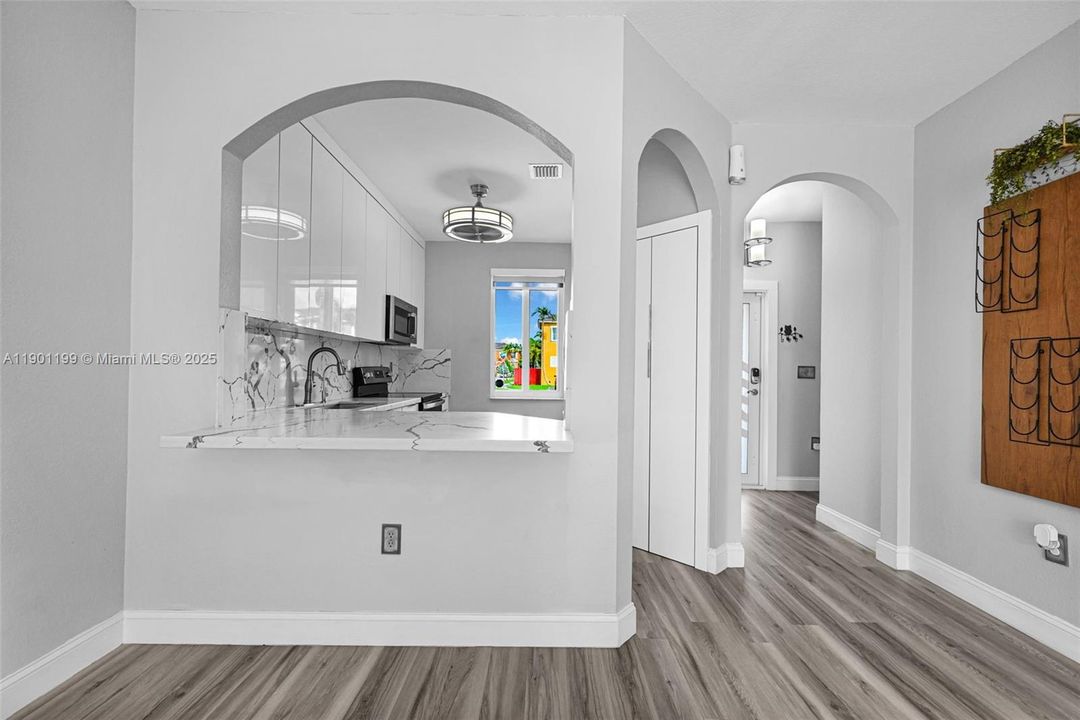 Active With Contract: $2,300 (3 beds, 3 baths, 1378 Square Feet)