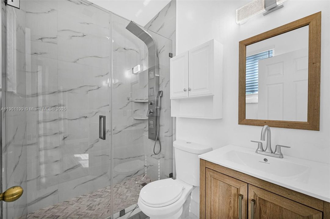 Active With Contract: $2,300 (3 beds, 3 baths, 1378 Square Feet)