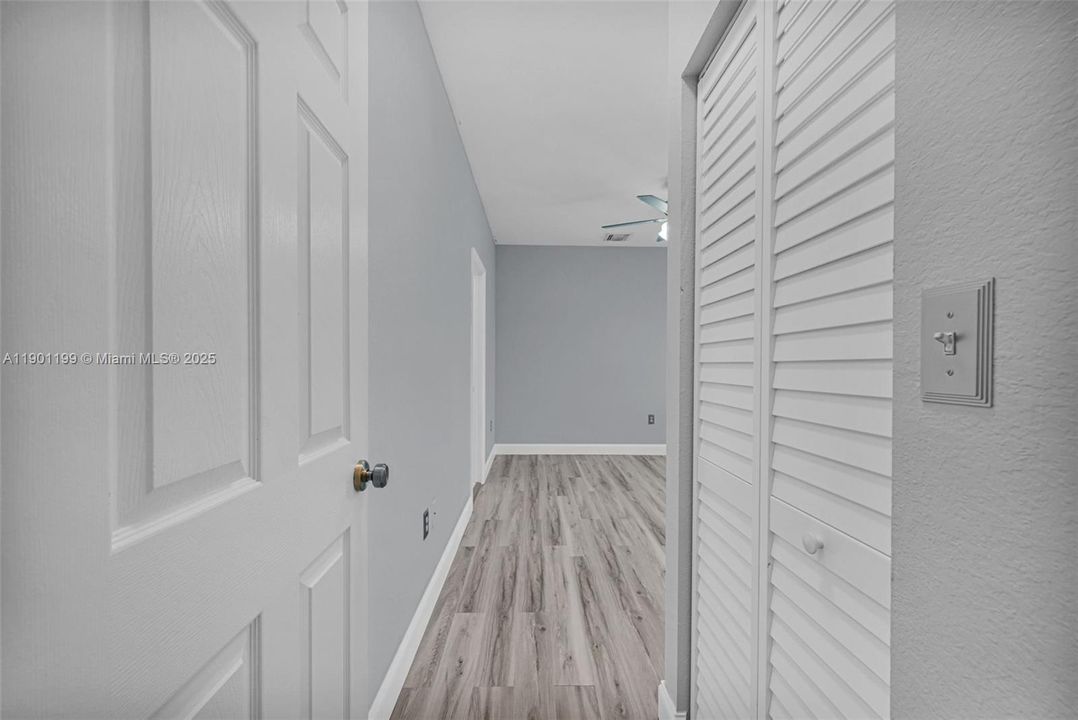 Active With Contract: $2,300 (3 beds, 3 baths, 1378 Square Feet)