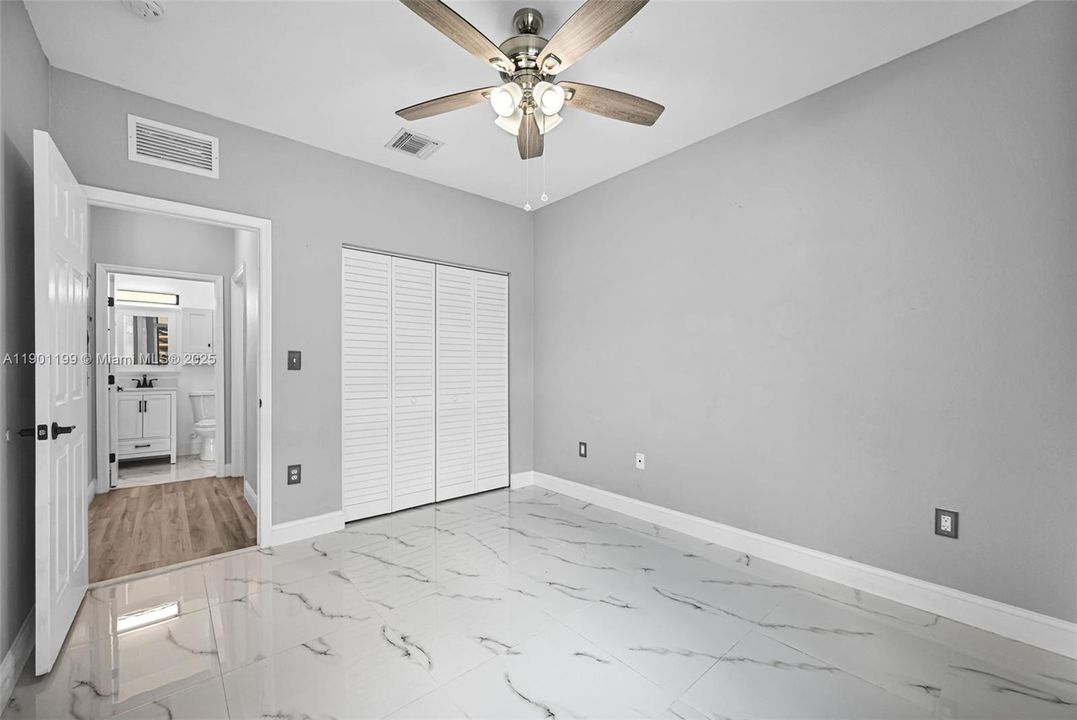 Active With Contract: $2,300 (3 beds, 3 baths, 1378 Square Feet)