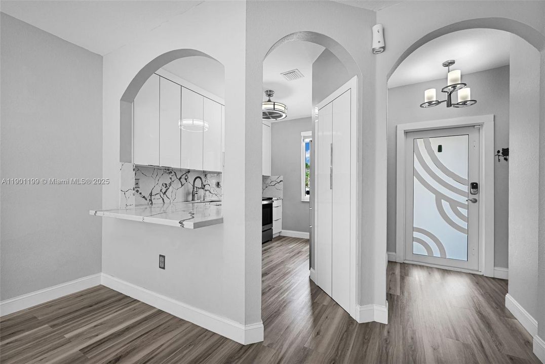 Active With Contract: $2,300 (3 beds, 3 baths, 1378 Square Feet)