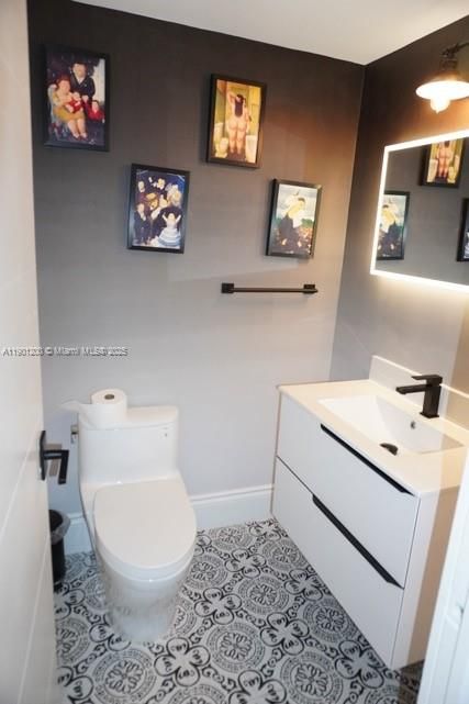 For Sale: $1,390,000 (3 beds, 2 baths, 1725 Square Feet)