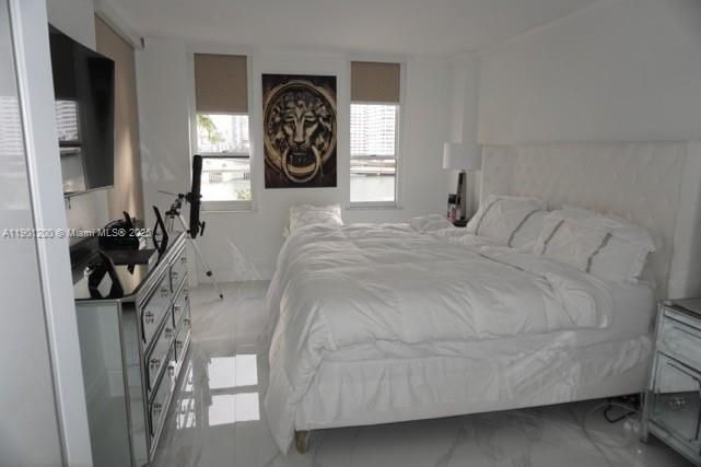 For Sale: $1,390,000 (3 beds, 2 baths, 1725 Square Feet)