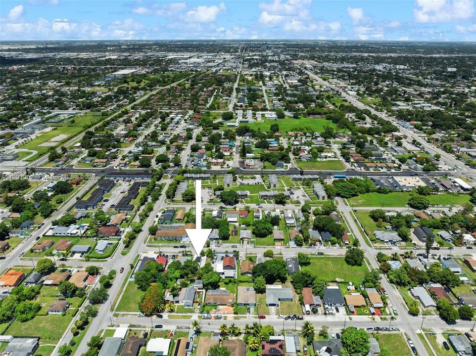 For Sale: $389,000 (2 beds, 2 baths, 658 Square Feet)