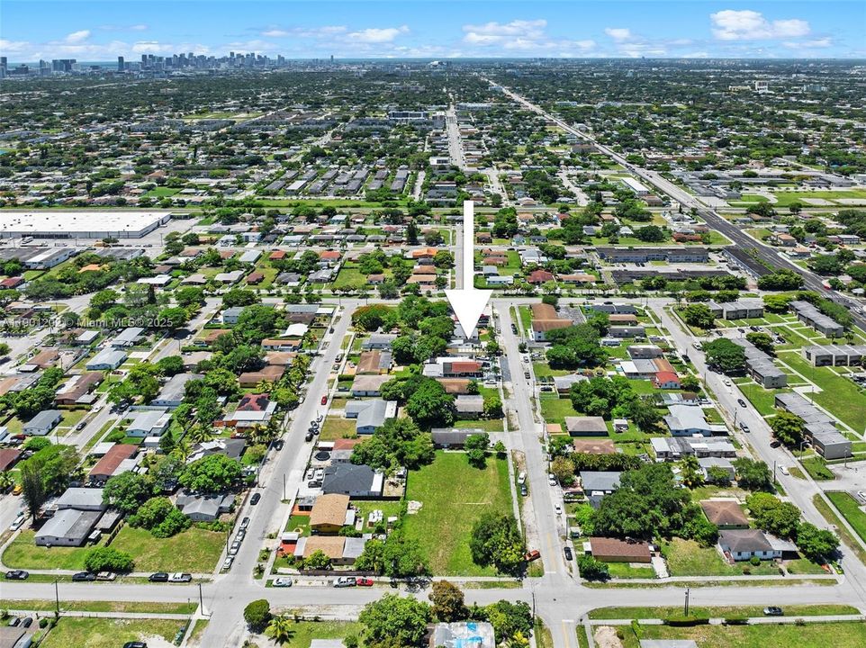 For Sale: $389,000 (2 beds, 2 baths, 658 Square Feet)