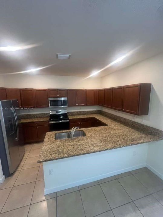 For Rent: $2,550 (3 beds, 2 baths, 1659 Square Feet)
