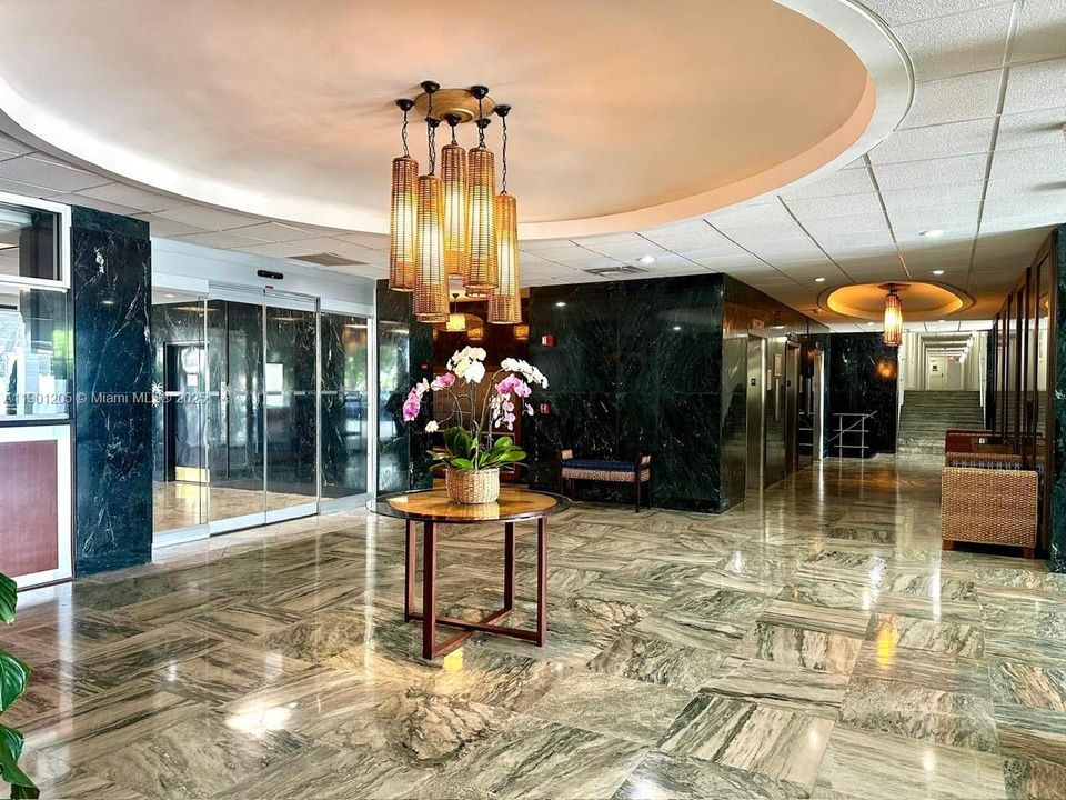 For Sale: $375,000 (2 beds, 2 baths, 1350 Square Feet)