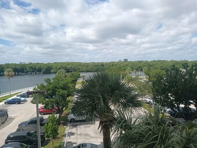 For Sale: $375,000 (2 beds, 2 baths, 1350 Square Feet)