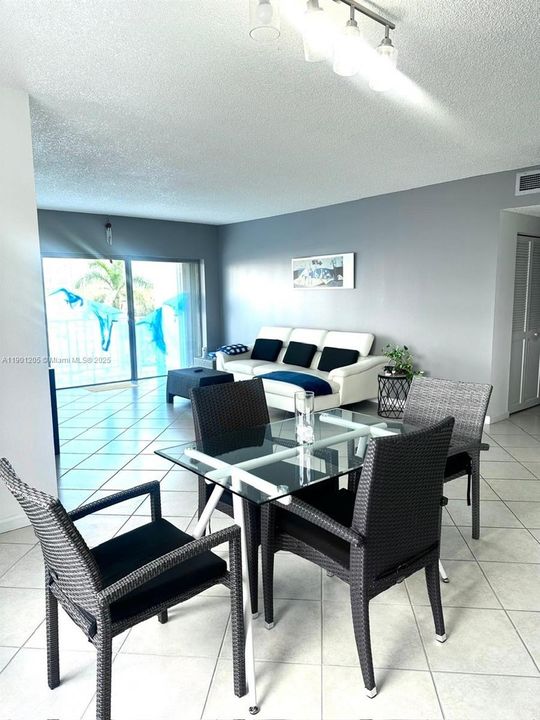 For Sale: $375,000 (2 beds, 2 baths, 1350 Square Feet)