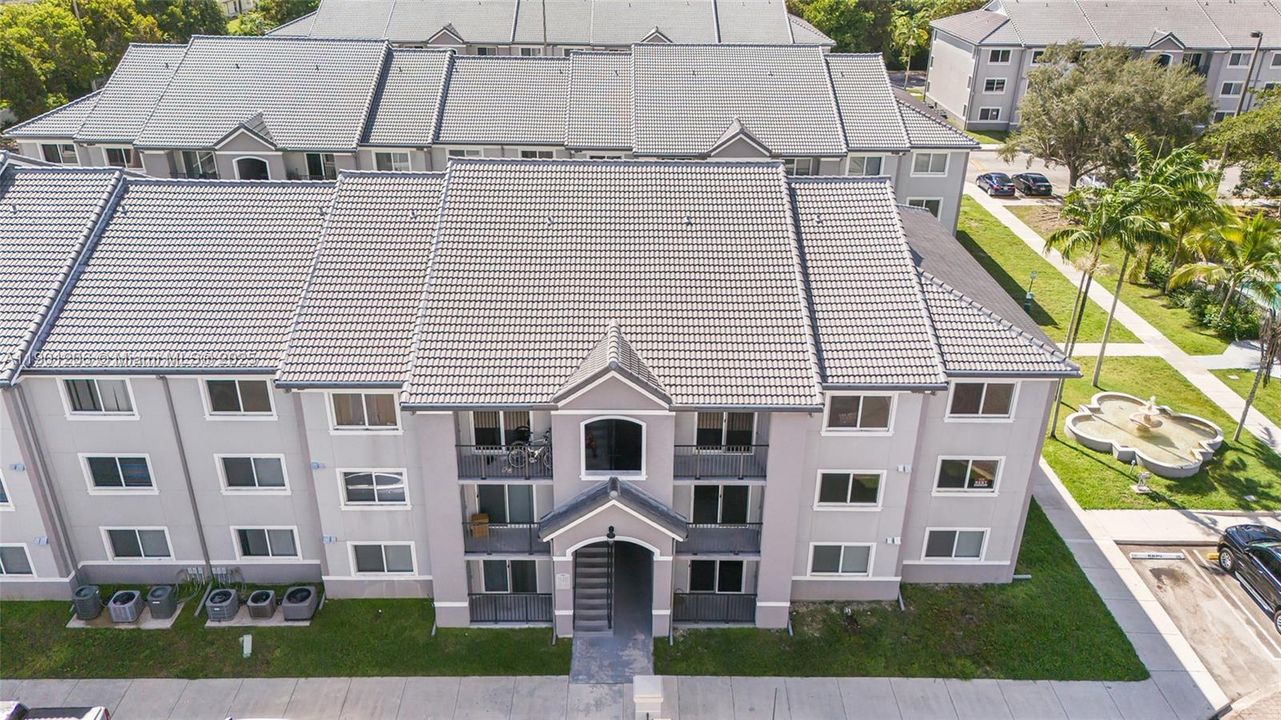 待售: $220,999 (2 贝兹, 2 浴室, 900 平方英尺)