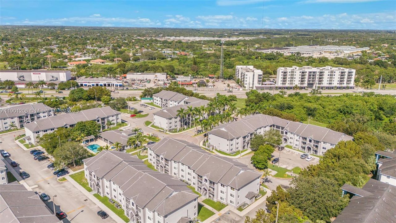 待售: $220,999 (2 贝兹, 2 浴室, 900 平方英尺)