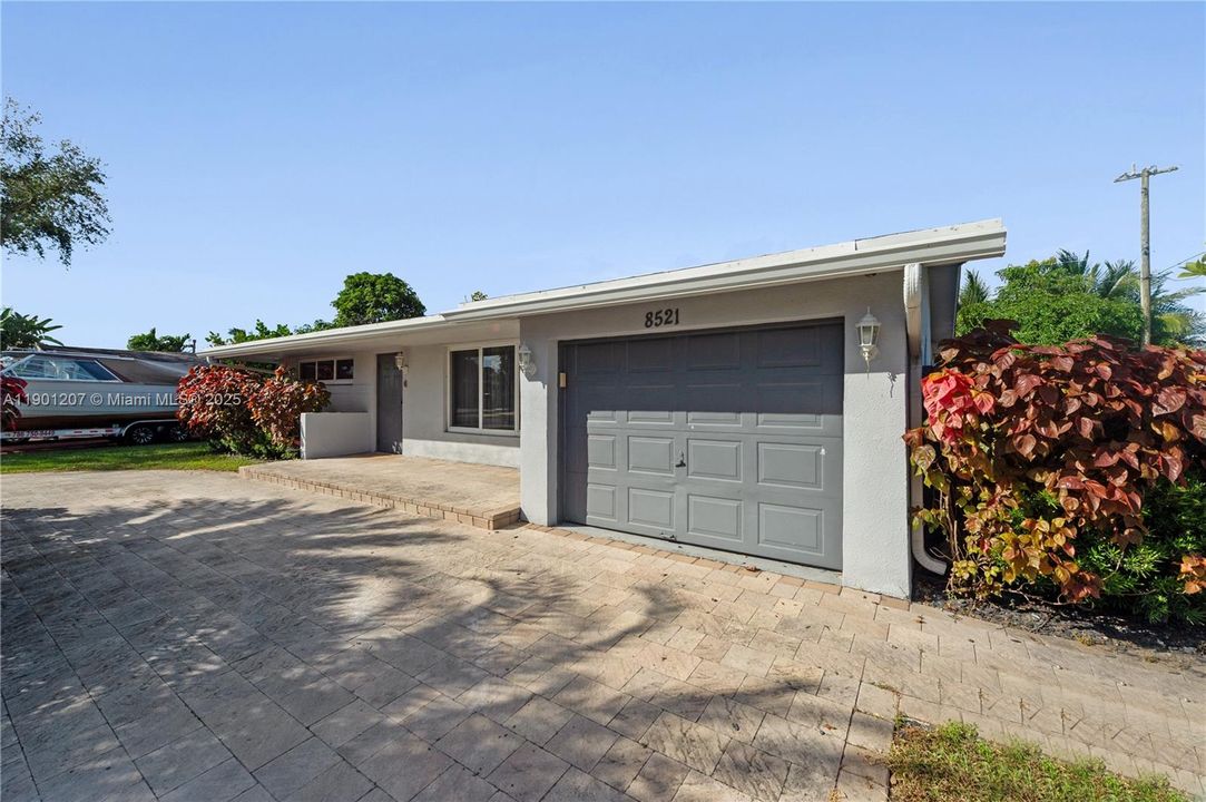 合同活跃: $495,000 (3 贝兹, 2 浴室, 0 平方英尺)