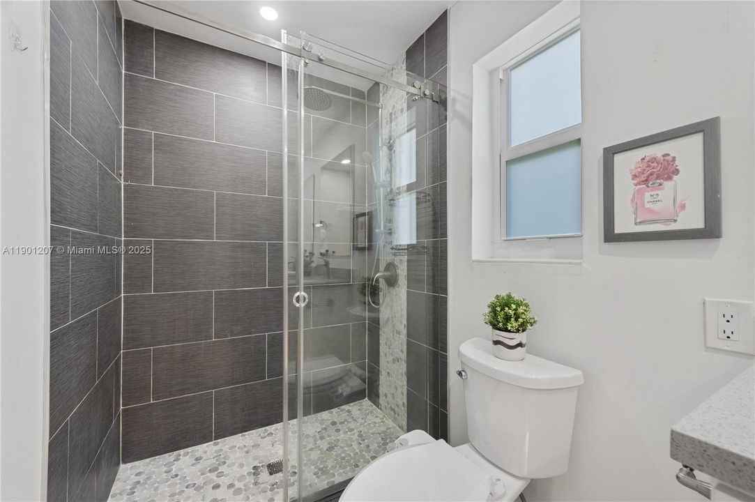 合同活跃: $495,000 (3 贝兹, 2 浴室, 0 平方英尺)