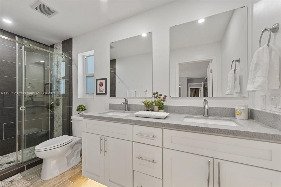 合同活跃: $495,000 (3 贝兹, 2 浴室, 0 平方英尺)