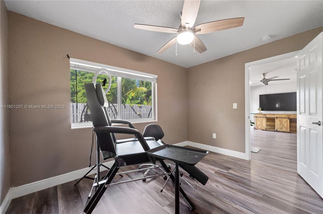 合同活跃: $495,000 (3 贝兹, 2 浴室, 0 平方英尺)