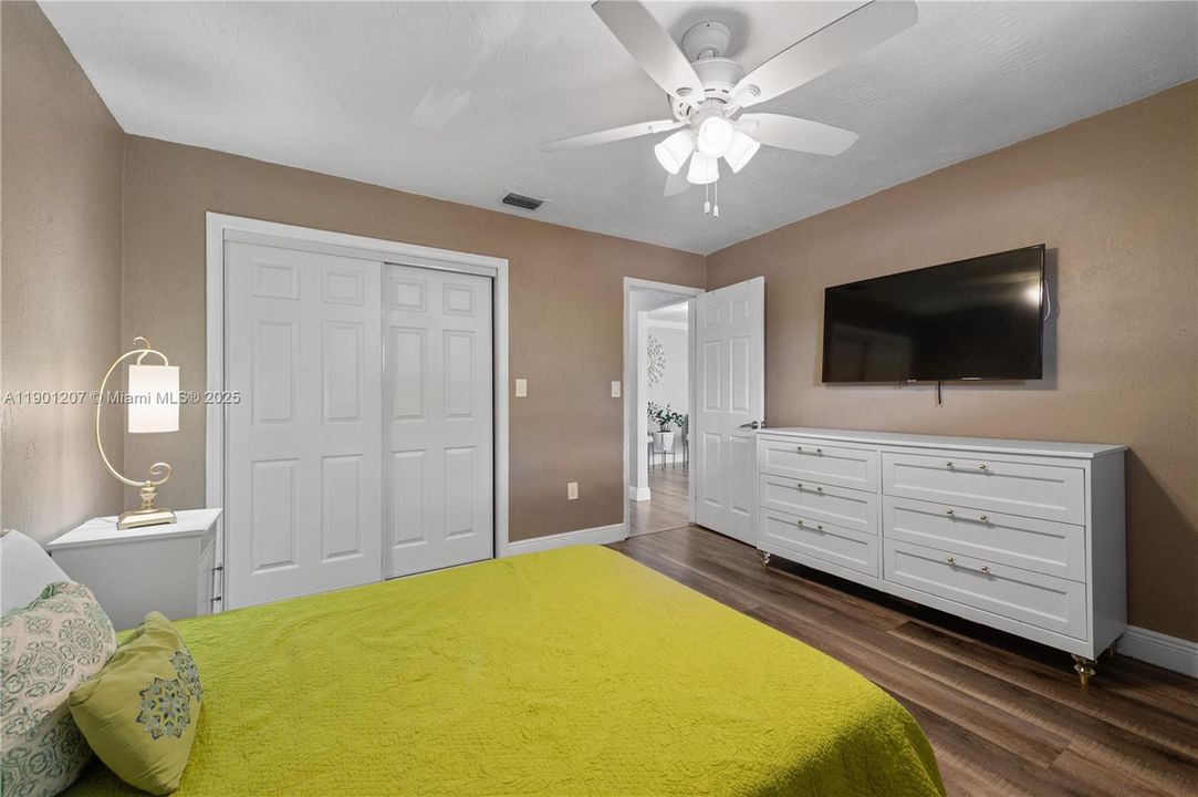 合同活跃: $495,000 (3 贝兹, 2 浴室, 0 平方英尺)