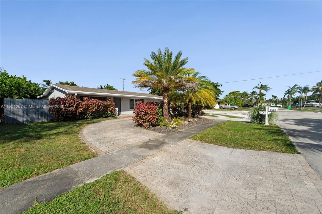 合同活跃: $495,000 (3 贝兹, 2 浴室, 0 平方英尺)