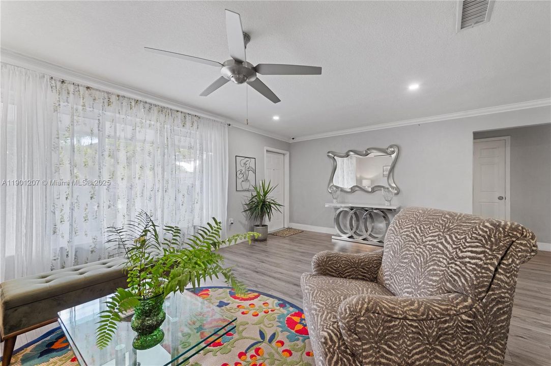 合同活跃: $495,000 (3 贝兹, 2 浴室, 0 平方英尺)