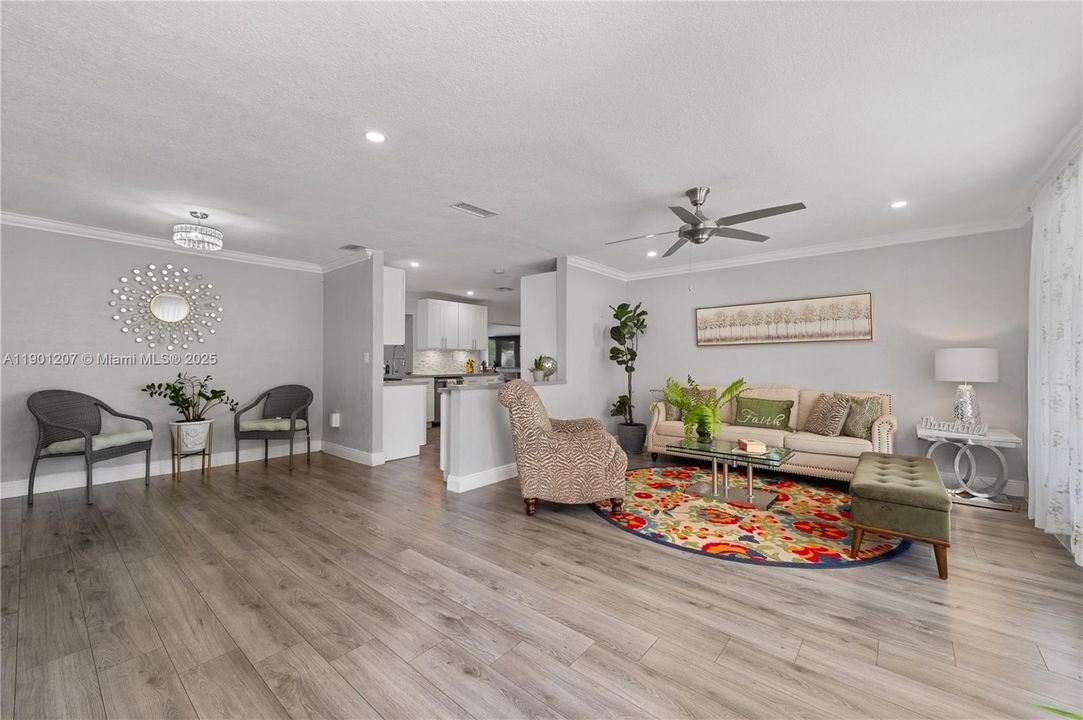 合同活跃: $495,000 (3 贝兹, 2 浴室, 0 平方英尺)