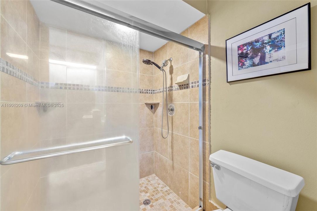 For Sale: $349,900 (2 beds, 2 baths, 1280 Square Feet)