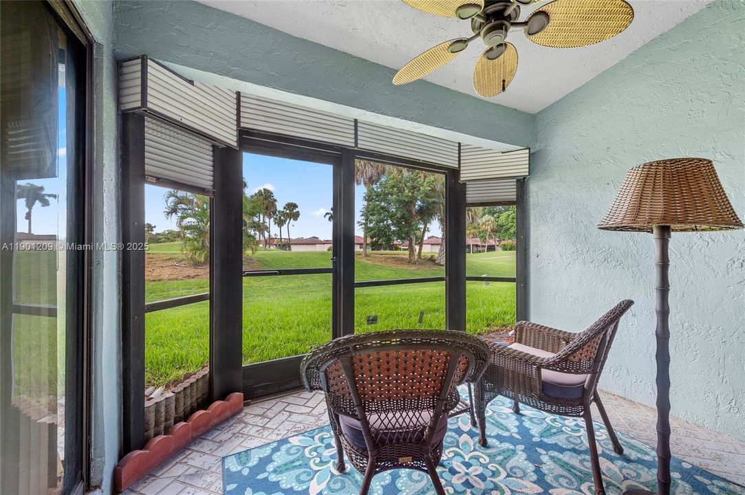 For Sale: $349,900 (2 beds, 2 baths, 1280 Square Feet)