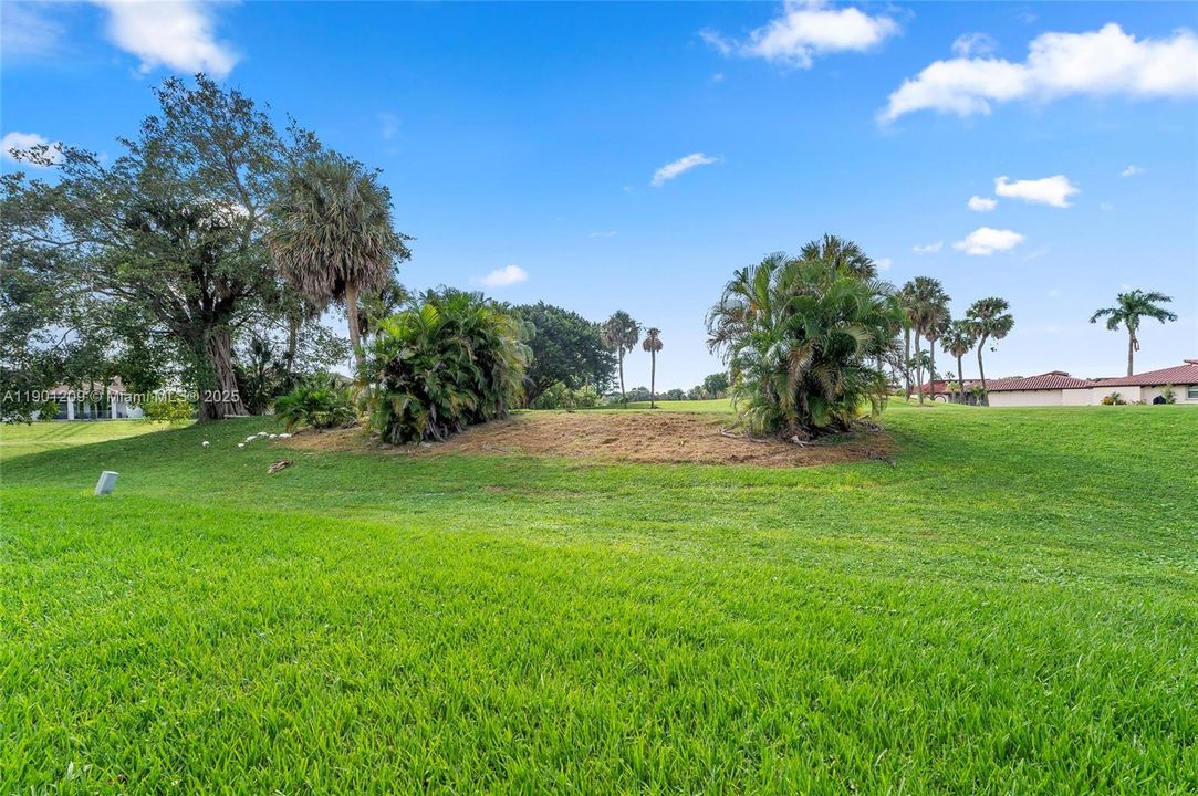 For Sale: $349,900 (2 beds, 2 baths, 1280 Square Feet)